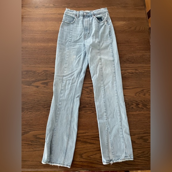 Abercrombie & Fitch Ultra Highrise 90’s Straight Jean - Picture 5 of 6